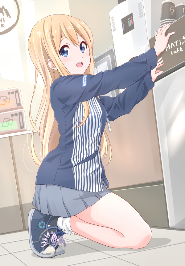 Mugi works for a living. [K-On!]