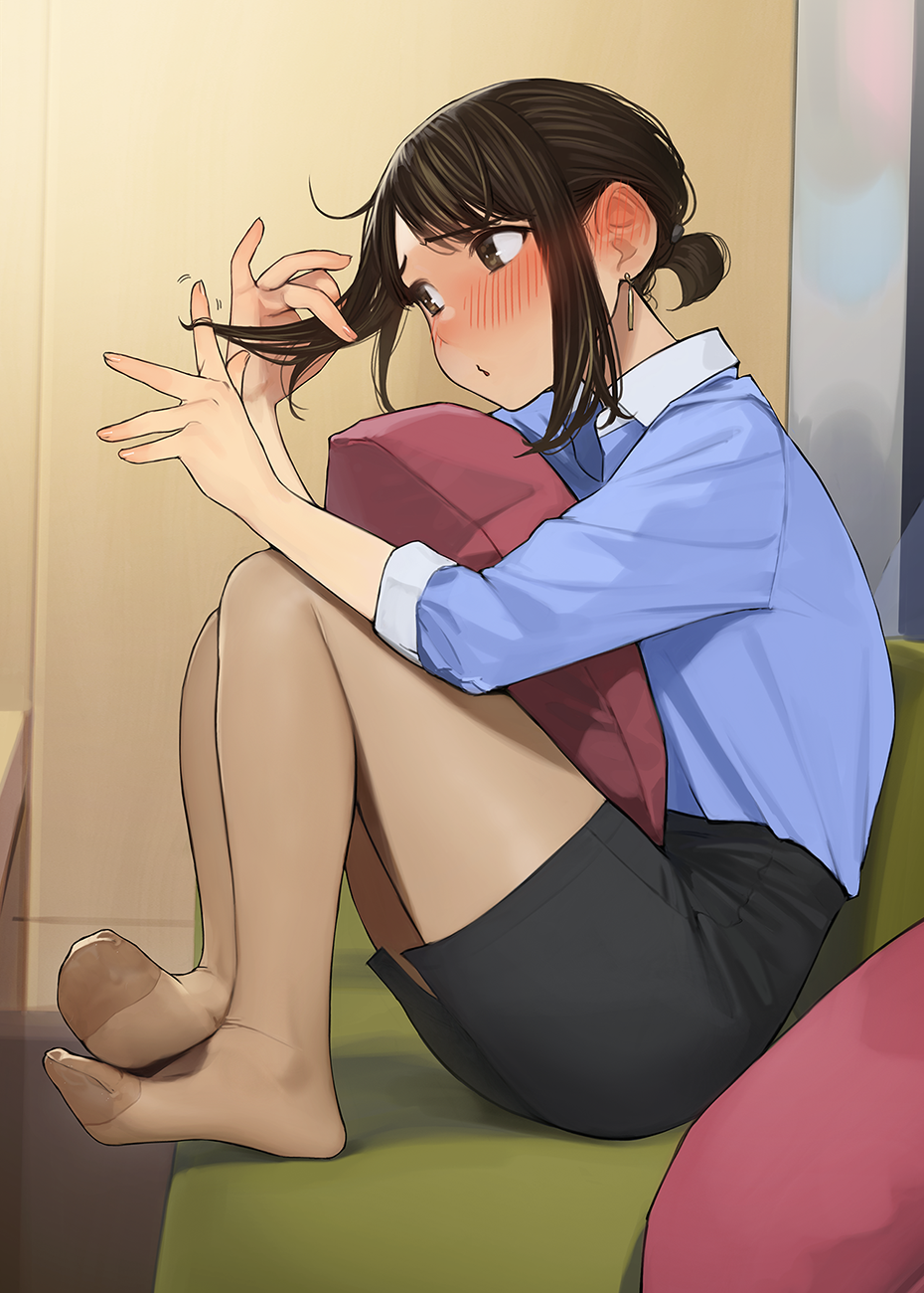 Dwelling on her hair. [Ganbare Douki-chan]